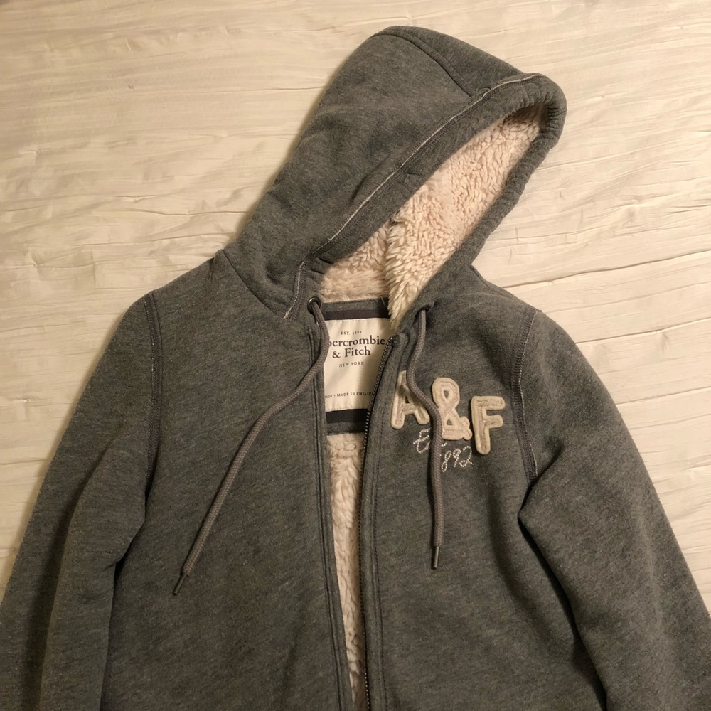 Abercrombie & Fitch sweater